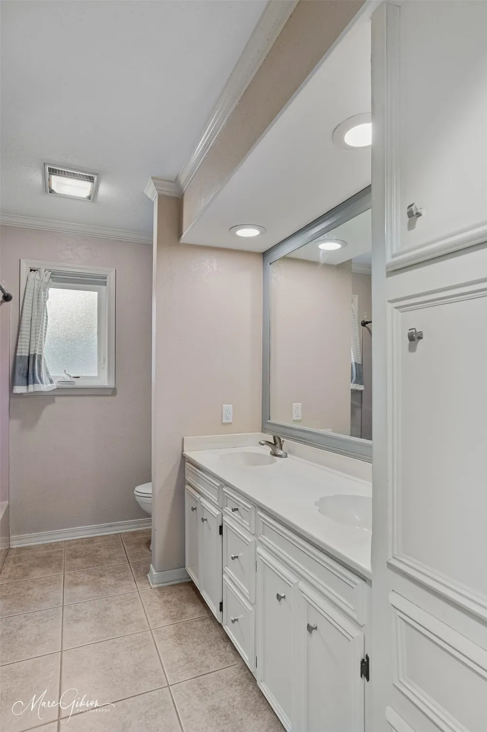 2201 Surrey Lane Bossier City, LA 71111
