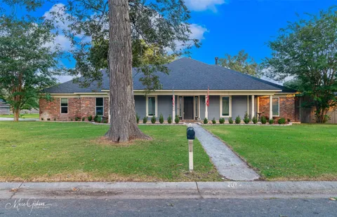 2201 Surrey Lane