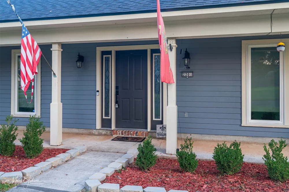 2201 Surrey Lane Bossier City, LA 71111