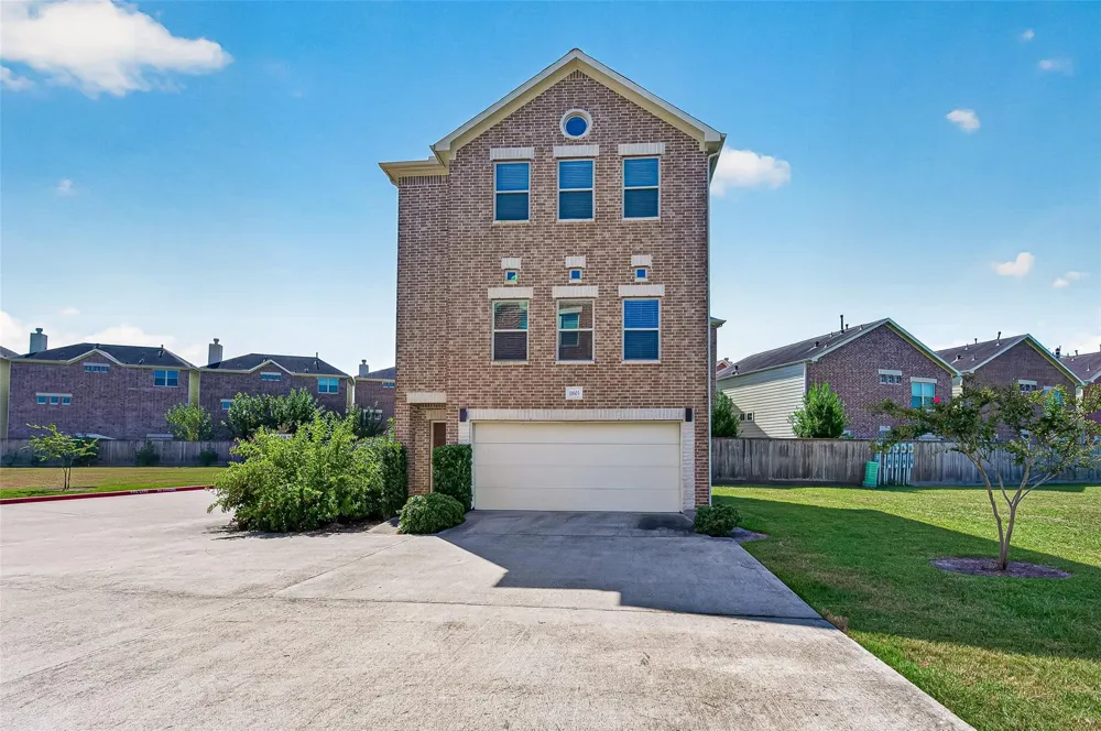 11603 Main Fir Drive Houston, TX 77025