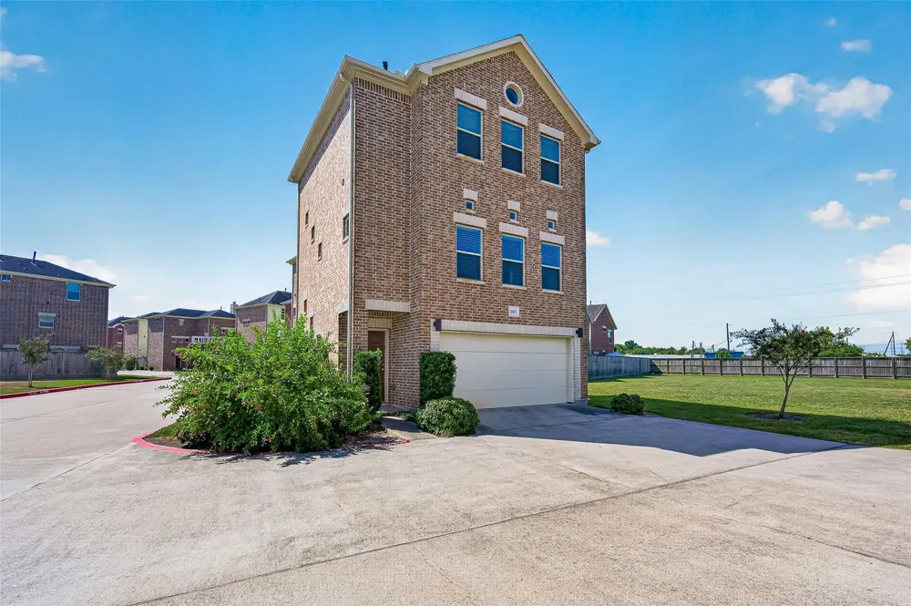 11603 Main Fir Drive Houston, TX 77025