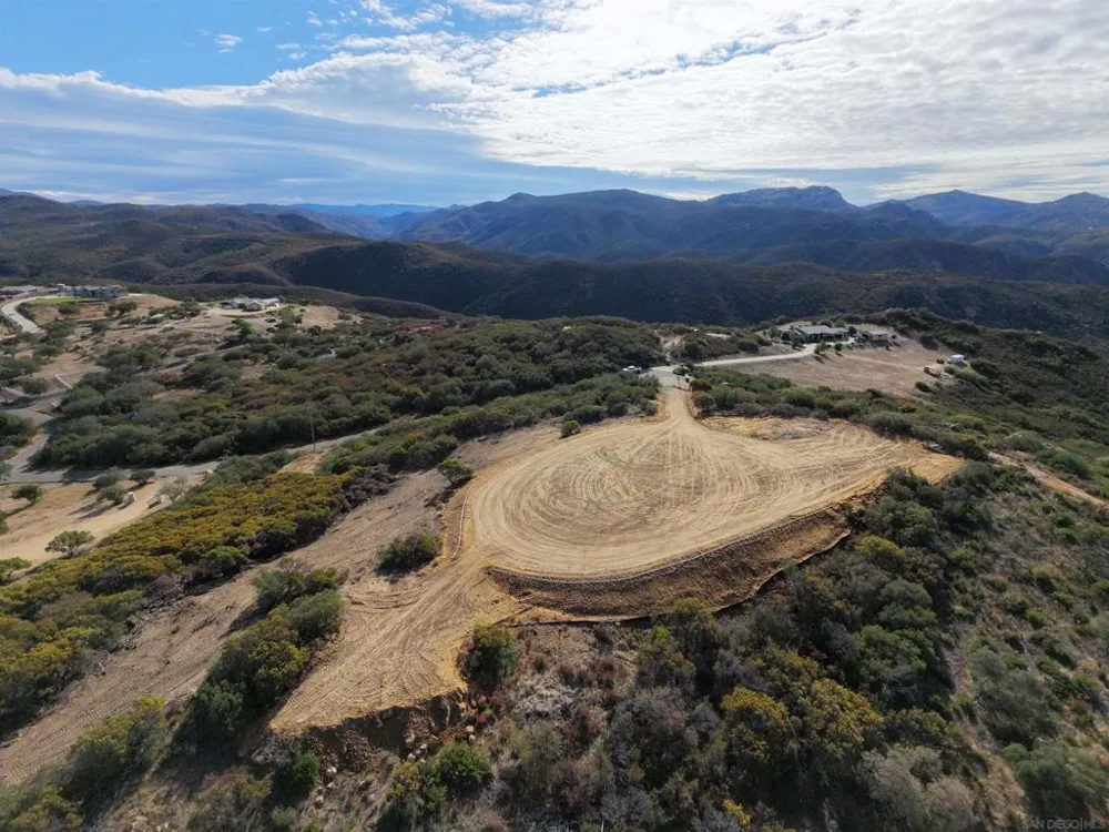 23018 Illahee Court Alpine, CA 91901