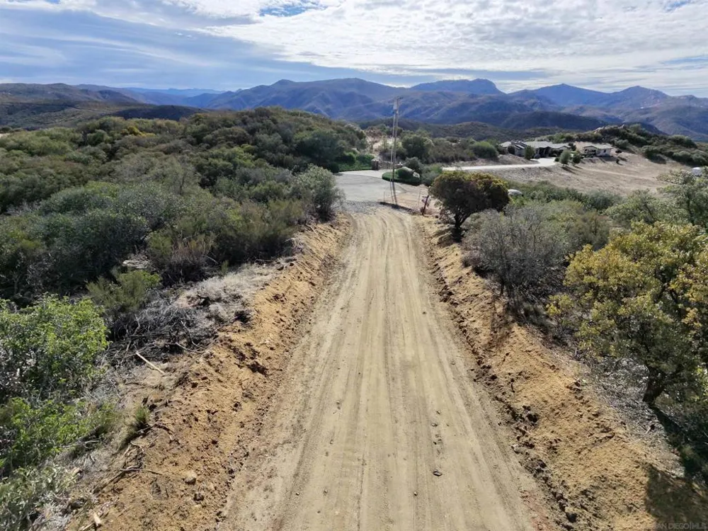 23018 Illahee Court Alpine, CA 91901