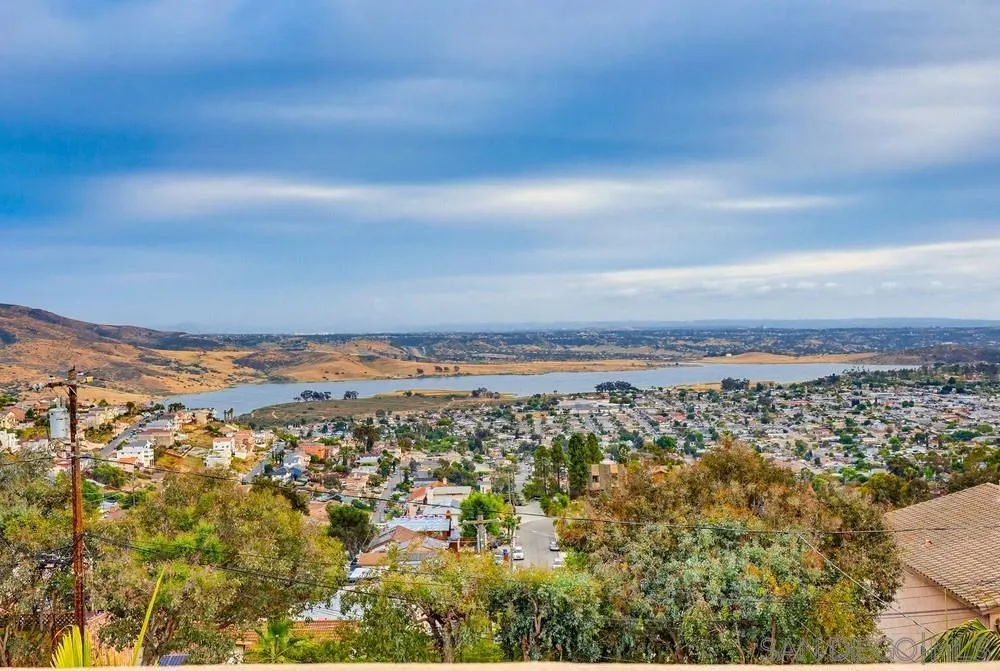 9634 Eucalyptus St Spring Valley, CA 91977