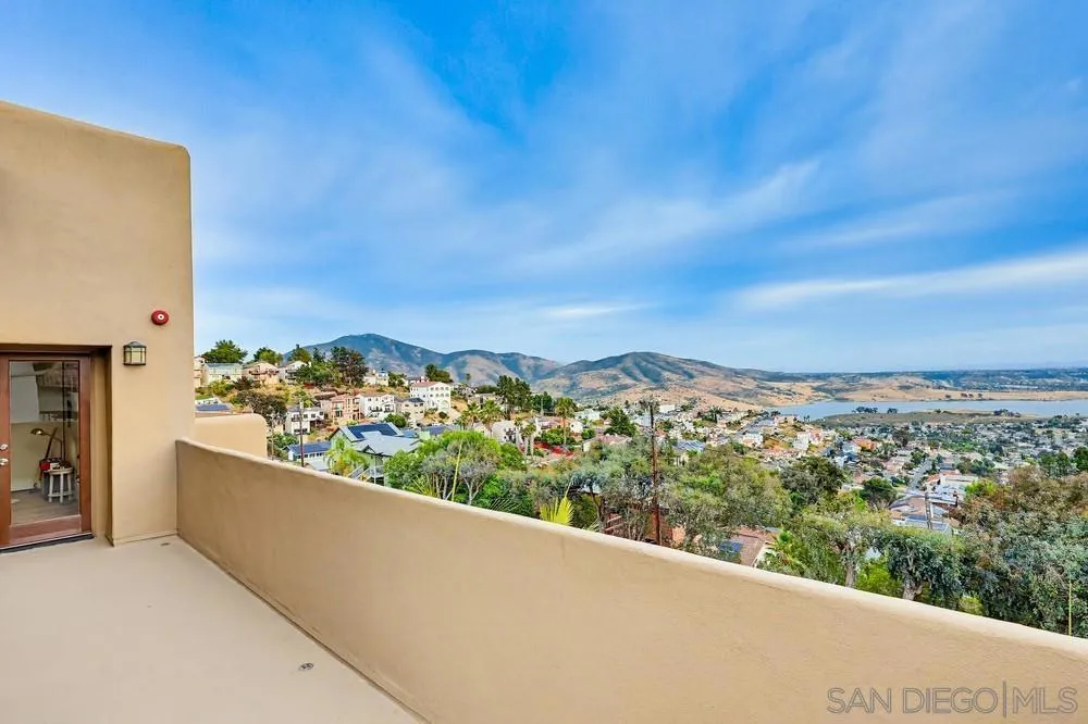 9634 Eucalyptus St Spring Valley, CA 91977