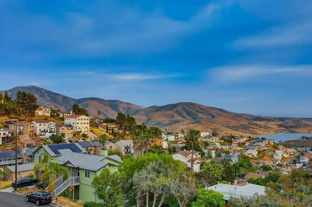 9634 Eucalyptus St Spring Valley, CA 91977