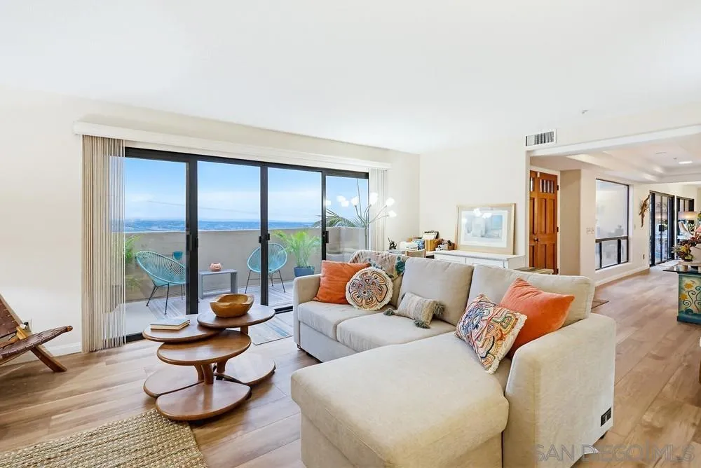 9634 Eucalyptus St Spring Valley, CA 91977