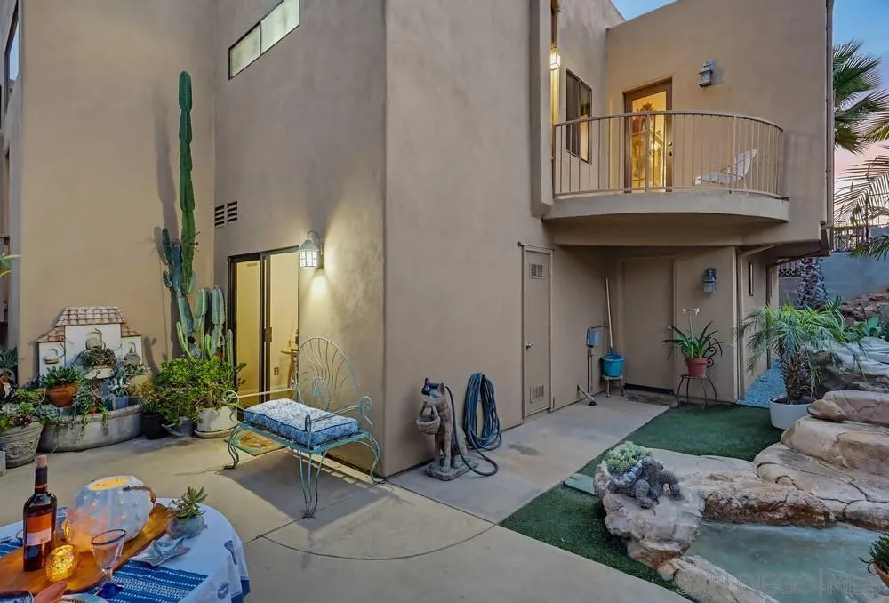 9634 Eucalyptus St Spring Valley, CA 91977
