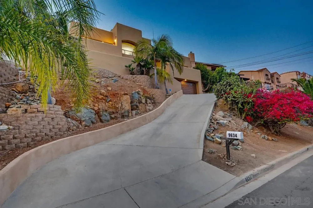 9634 Eucalyptus St Spring Valley, CA 91977