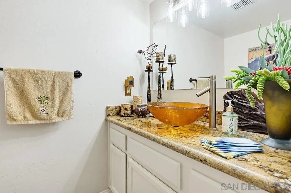 9634 Eucalyptus St Spring Valley, CA 91977