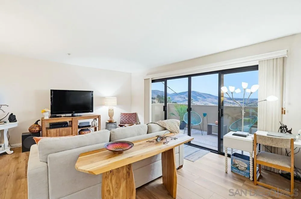 9634 Eucalyptus St Spring Valley, CA 91977