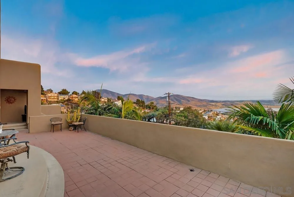 9634 Eucalyptus St Spring Valley, CA 91977