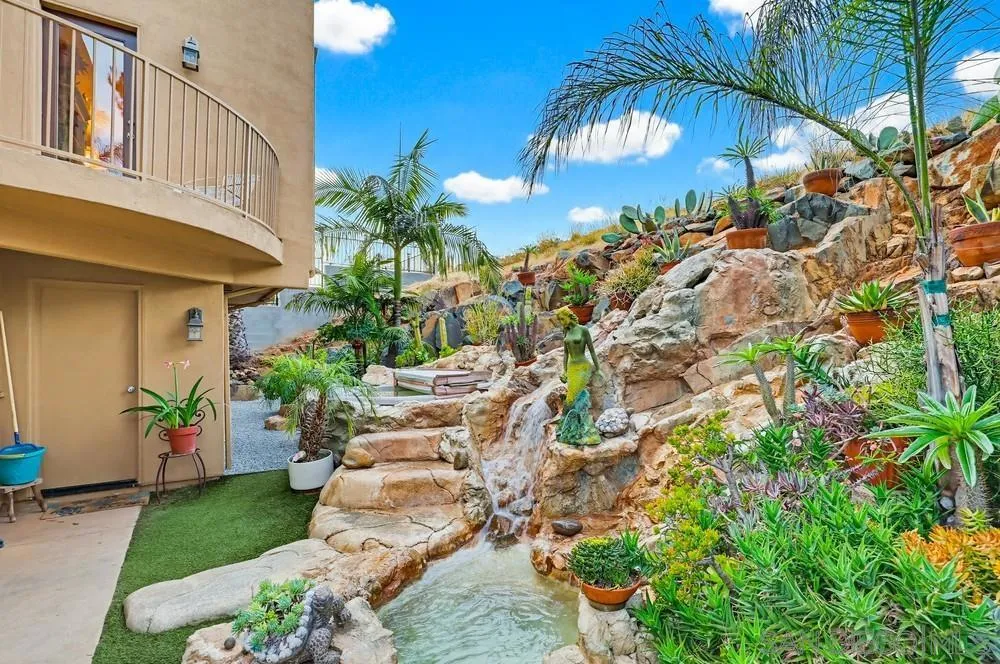 9634 Eucalyptus St Spring Valley, CA 91977