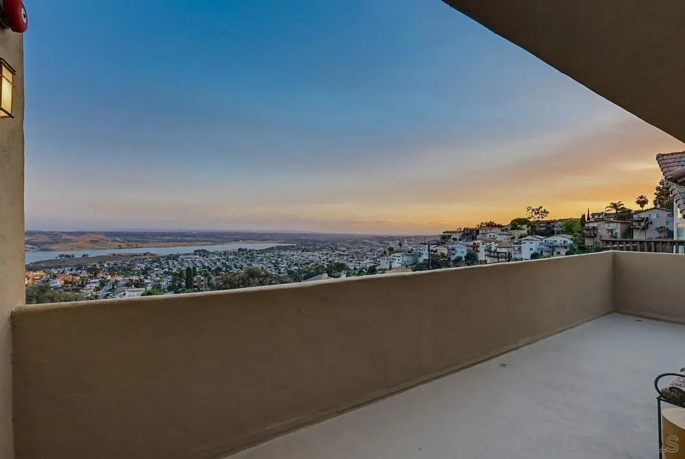 9634 Eucalyptus St Spring Valley, CA 91977
