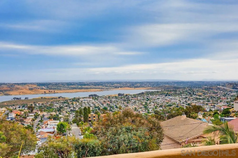 9634 Eucalyptus St Spring Valley, CA 91977
