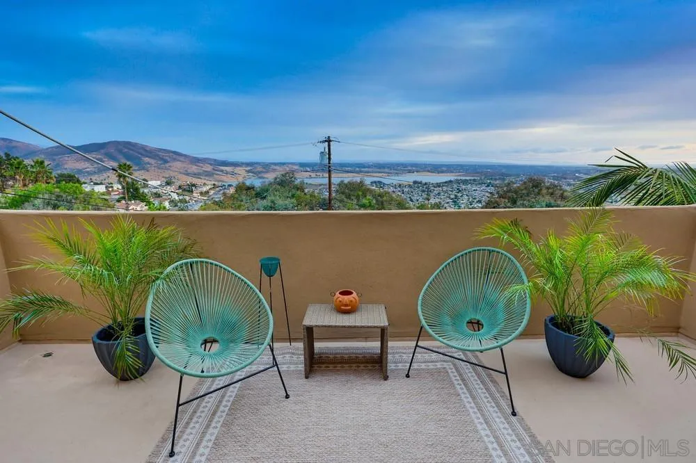 9634 Eucalyptus St Spring Valley, CA 91977
