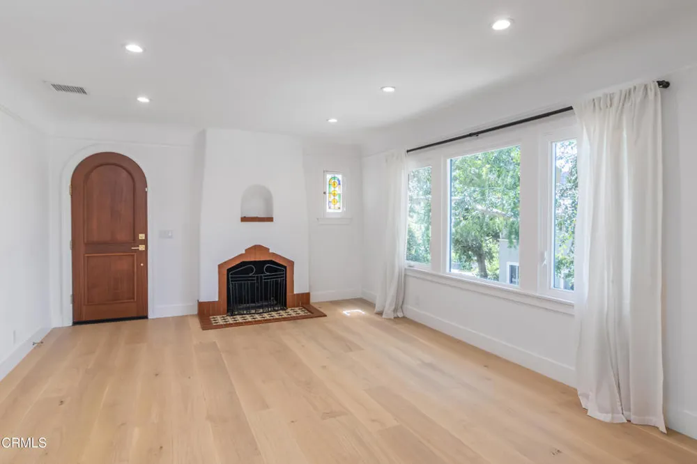 75 Grace Terrace Pasadena, CA 91105