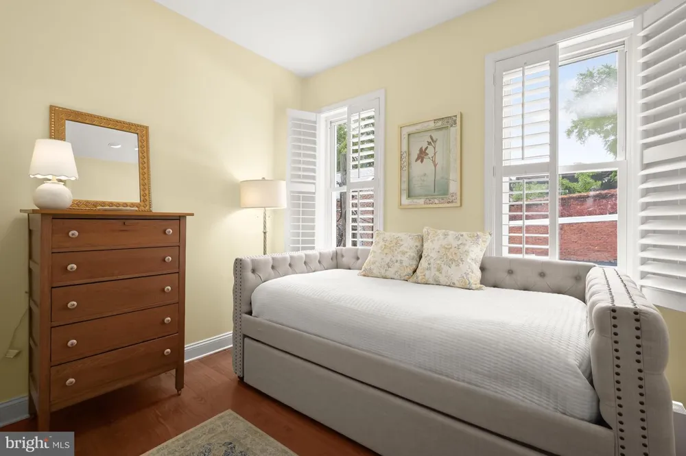 1531 KINGMAN PLACE NW Washington, DC 20005