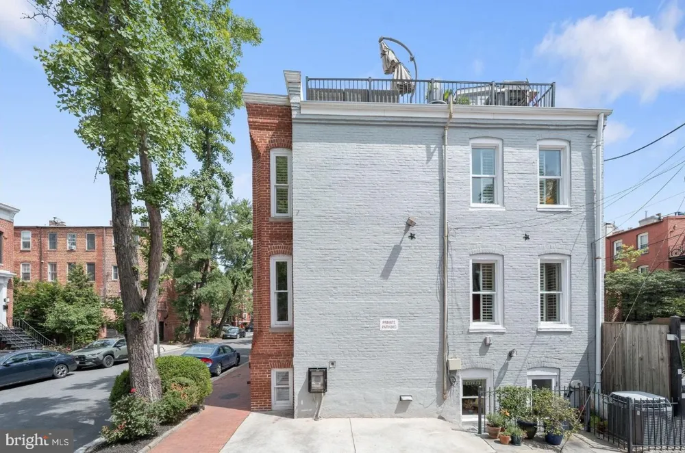 1531 KINGMAN PLACE NW Washington, DC 20005