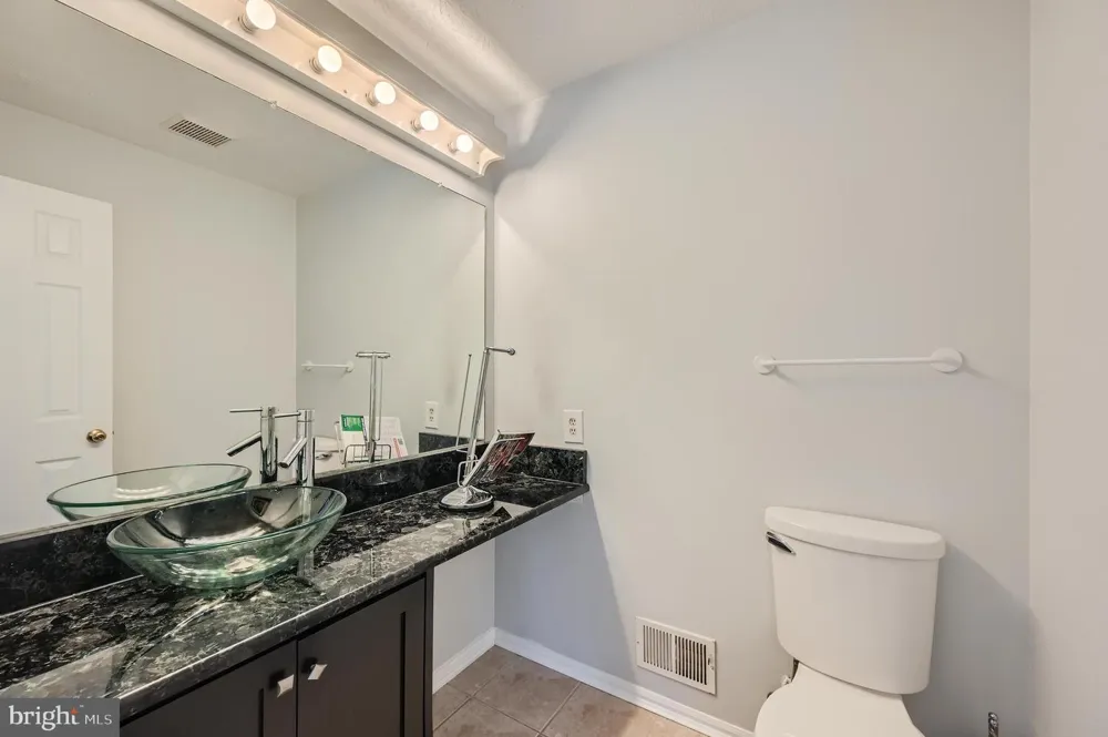 8 SAPPHIRE HILL COURT Baltimore, MD 21209