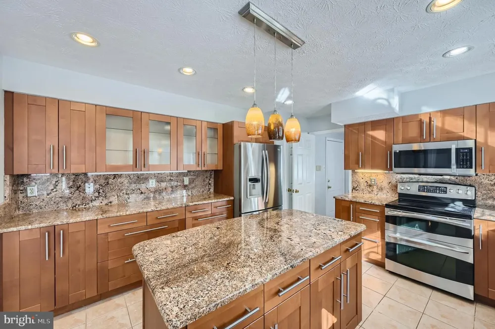 8 SAPPHIRE HILL COURT Baltimore, MD 21209