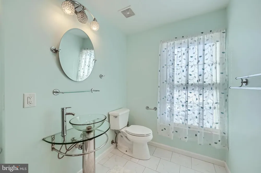 8 SAPPHIRE HILL COURT Baltimore, MD 21209