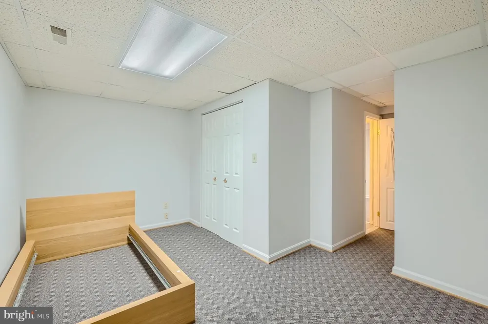 8 SAPPHIRE HILL COURT Baltimore, MD 21209