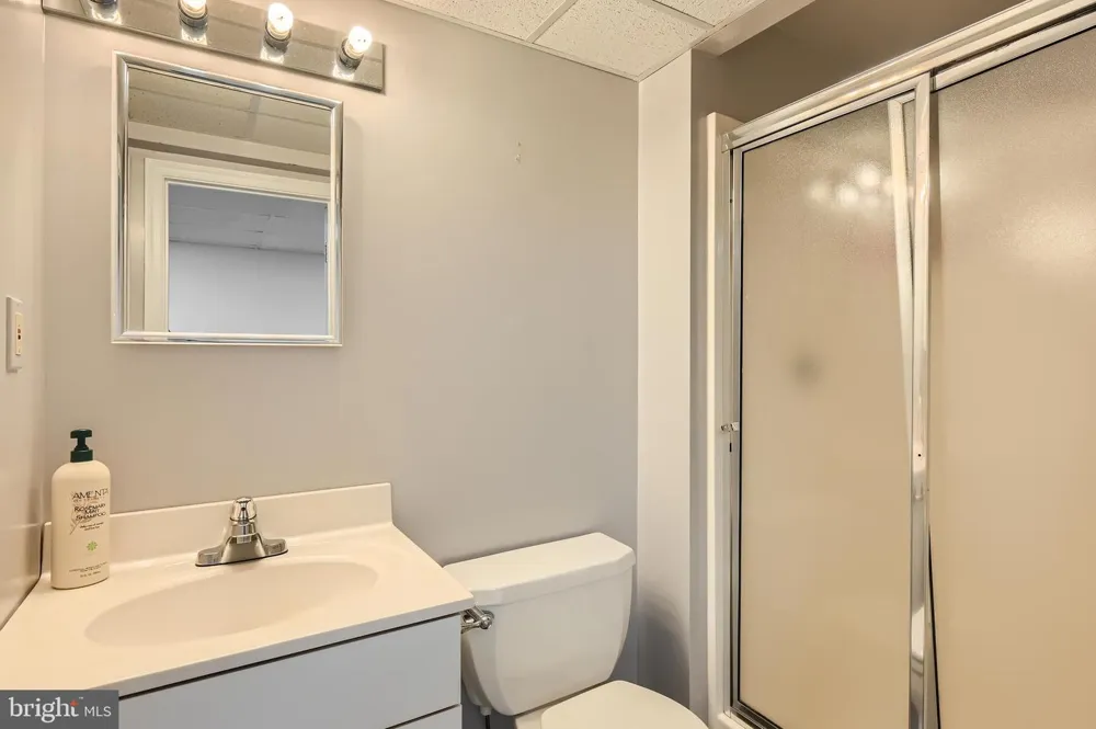 8 SAPPHIRE HILL COURT Baltimore, MD 21209
