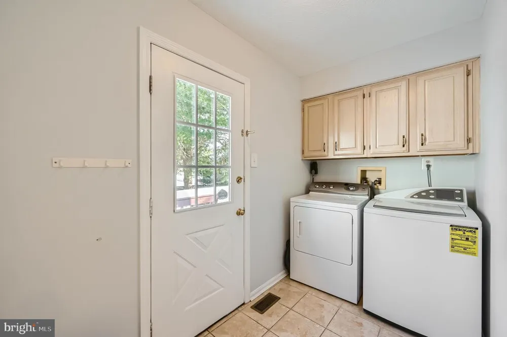 8 SAPPHIRE HILL COURT Baltimore, MD 21209