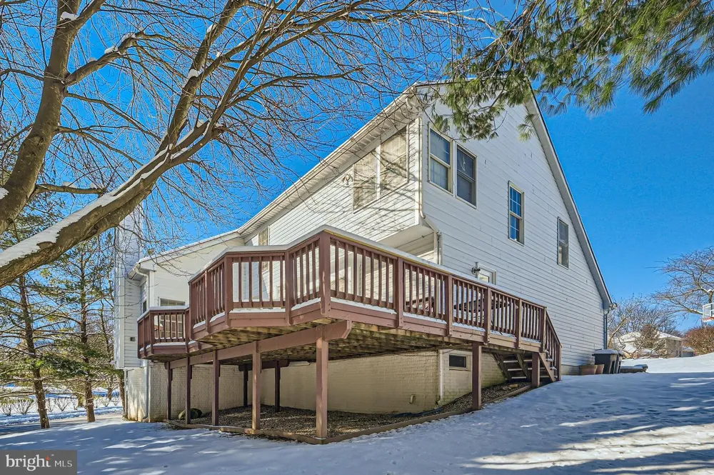 8 SAPPHIRE HILL COURT Baltimore, MD 21209