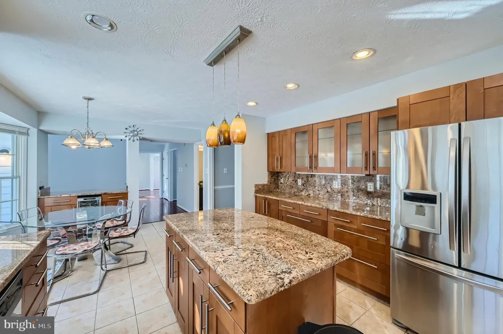 8 SAPPHIRE HILL COURT Baltimore, MD 21209