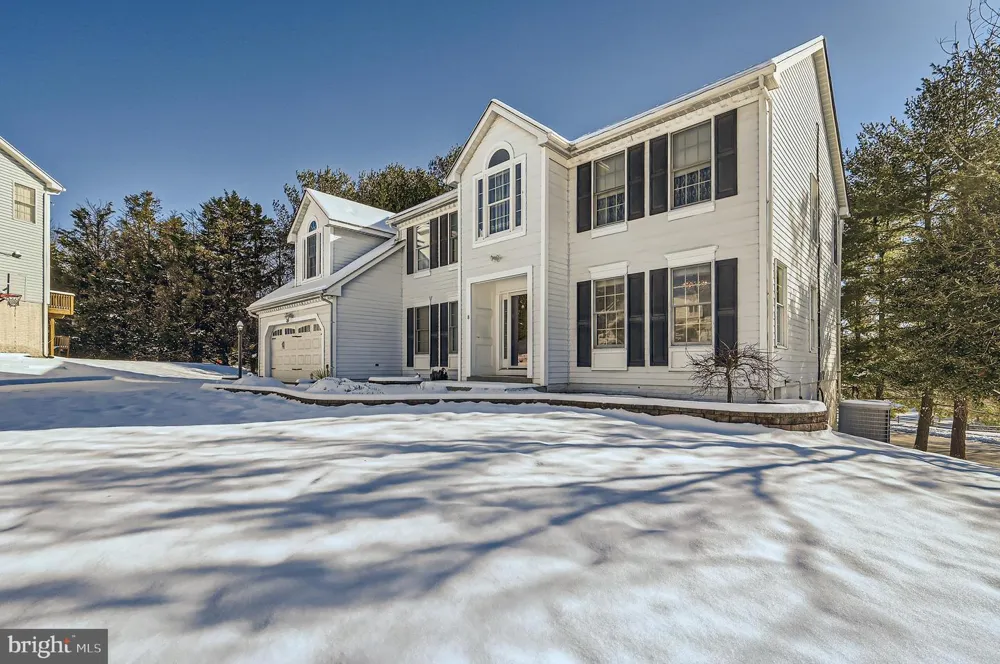 8 SAPPHIRE HILL COURT Baltimore, MD 21209