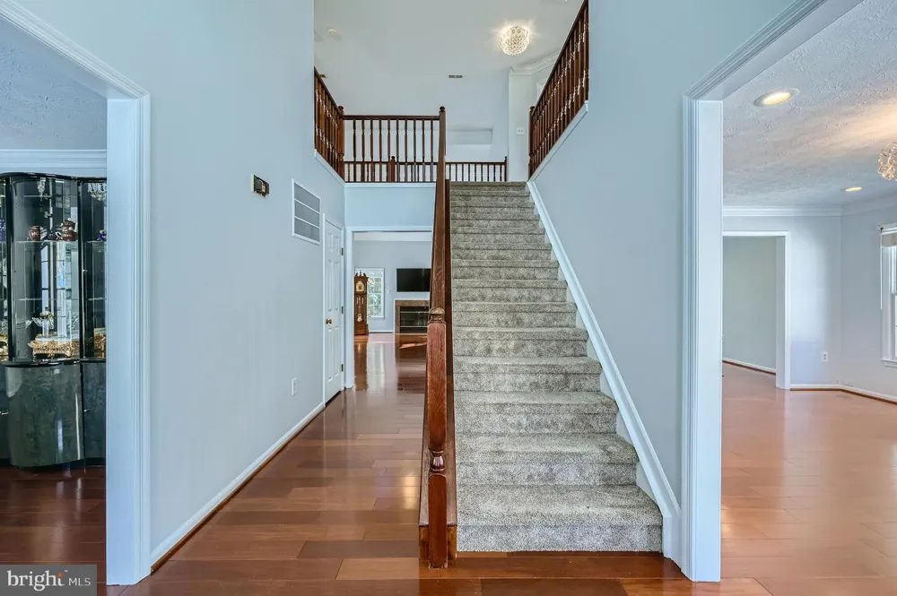 8 SAPPHIRE HILL COURT Baltimore, MD 21209