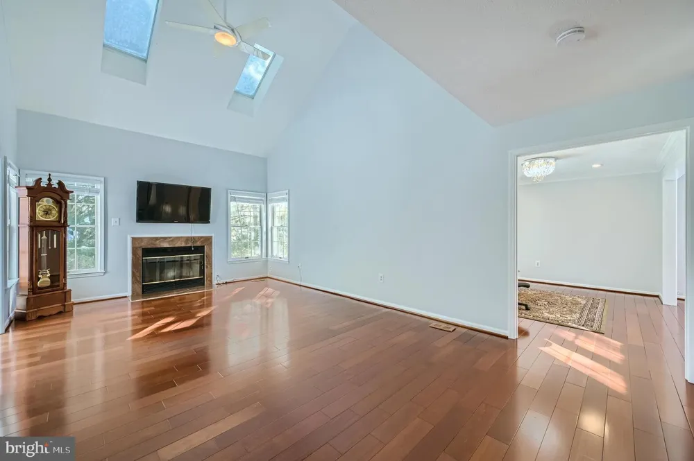 8 SAPPHIRE HILL COURT Baltimore, MD 21209