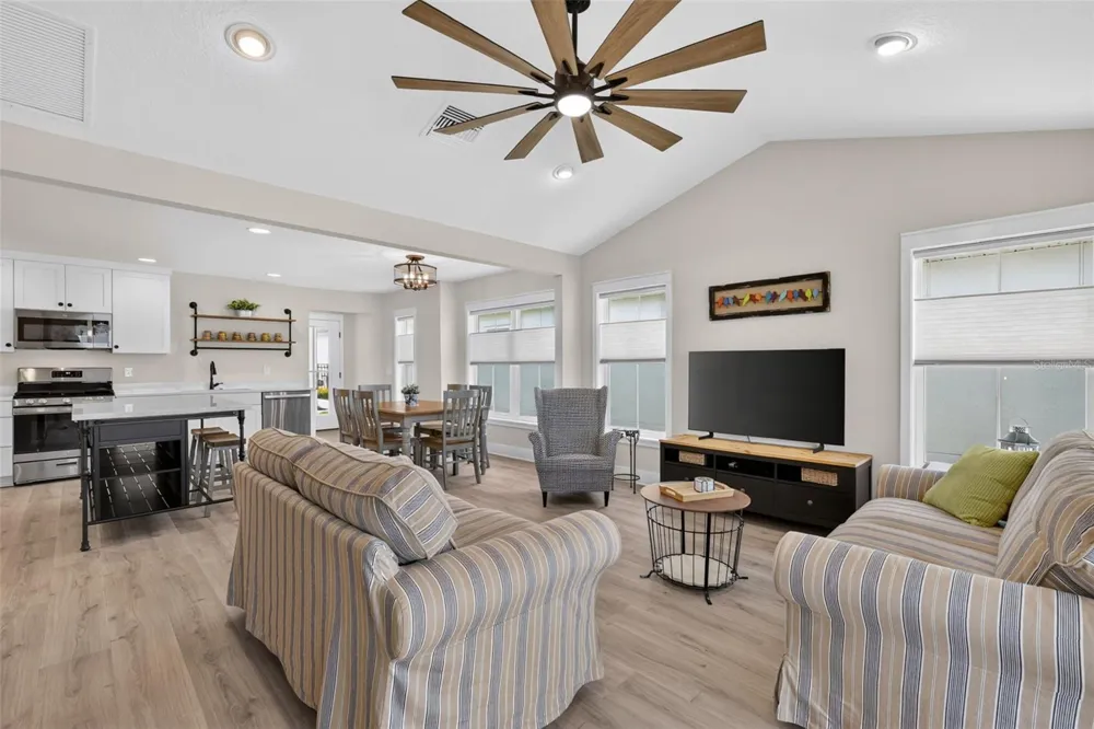2005 SANTINO AVENUE The Villages, FL 34762