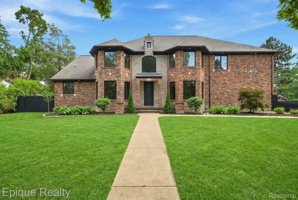 1420 Yosemite Boulevard Birmingham City, MI 48009