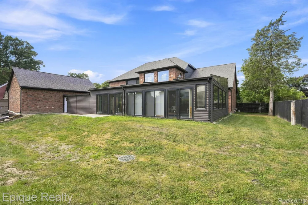 1420 Yosemite Boulevard Birmingham City, MI 48009