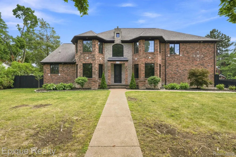 1420 Yosemite Boulevard Birmingham City, MI 48009