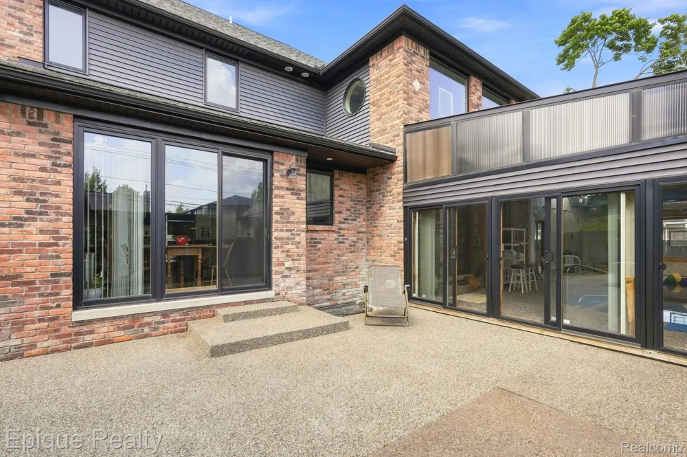 1420 Yosemite Boulevard Birmingham City, MI 48009