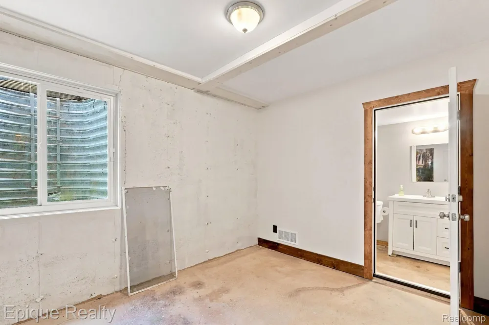 1420 Yosemite Boulevard Birmingham City, MI 48009