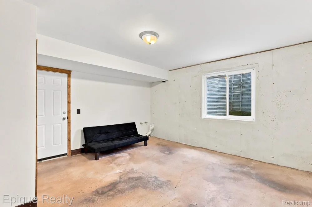 1420 Yosemite Boulevard Birmingham City, MI 48009