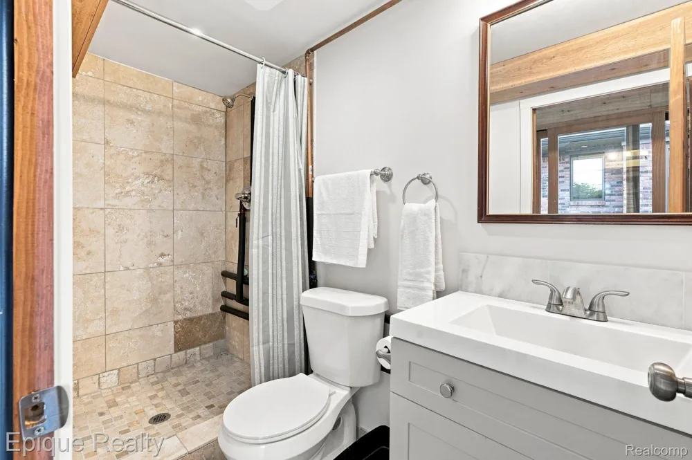 1420 Yosemite Boulevard Birmingham City, MI 48009