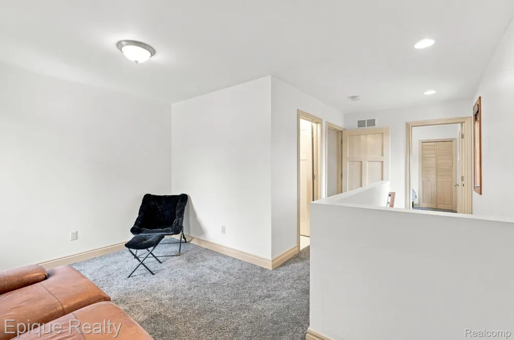 1420 Yosemite Boulevard Birmingham City, MI 48009