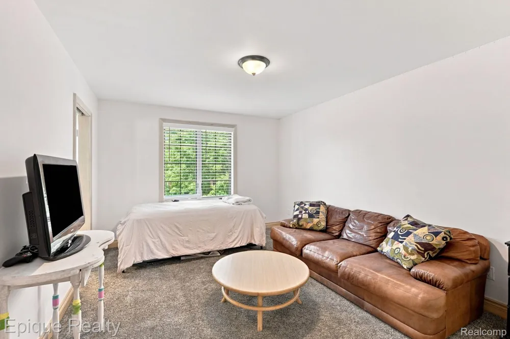 1420 Yosemite Boulevard Birmingham City, MI 48009