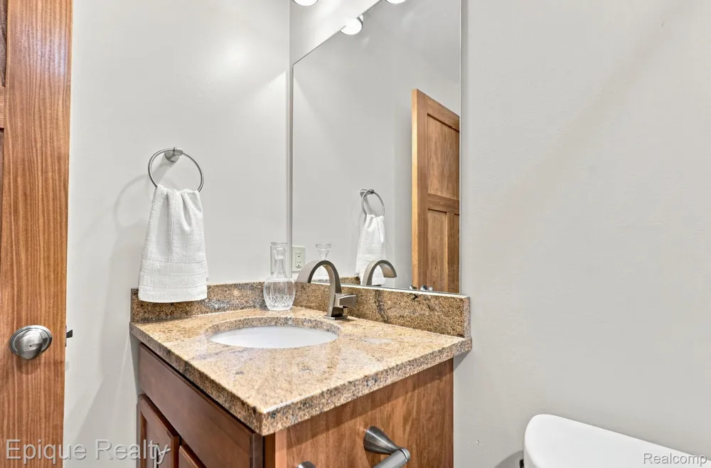 1420 Yosemite Boulevard Birmingham City, MI 48009
