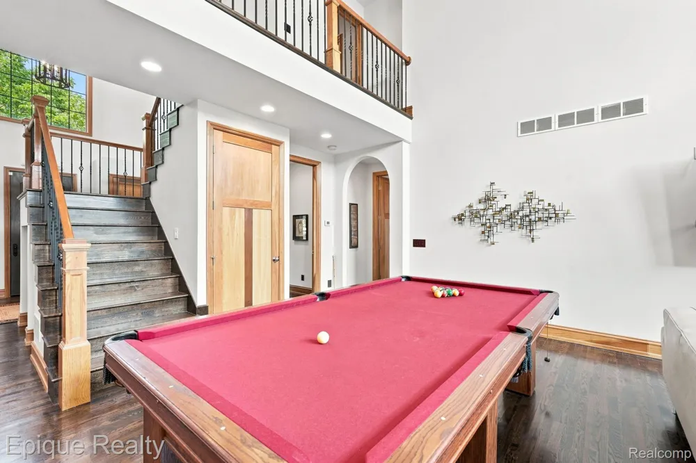 1420 Yosemite Boulevard Birmingham City, MI 48009