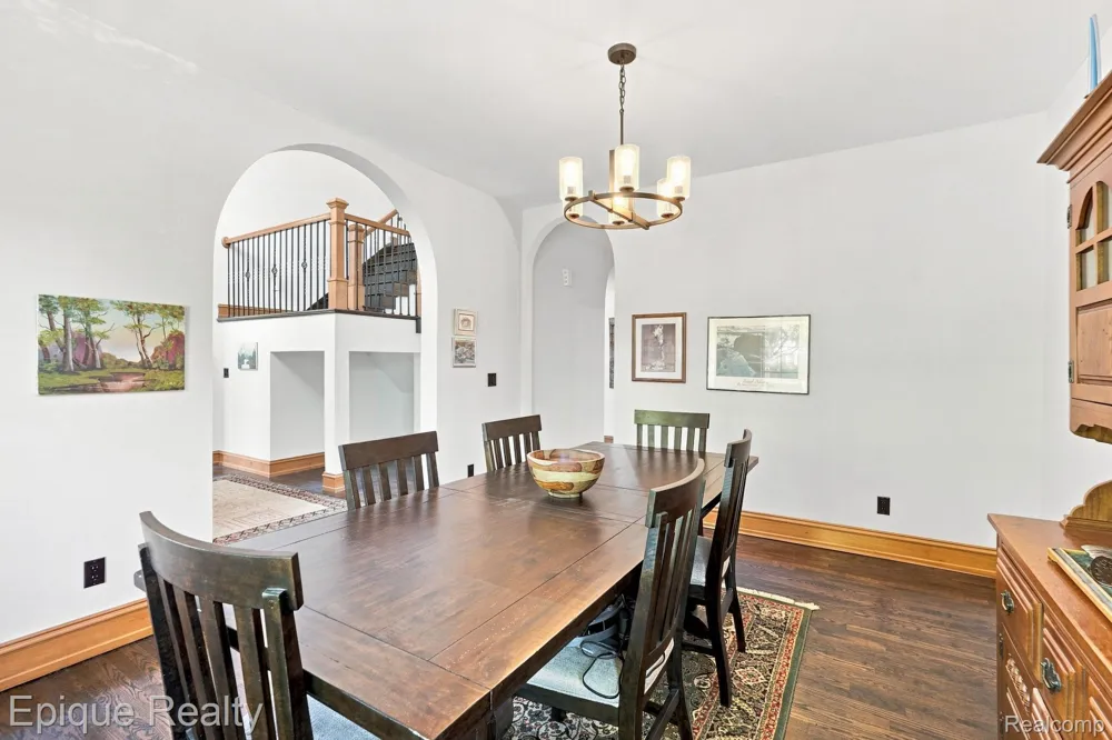 1420 Yosemite Boulevard Birmingham City, MI 48009