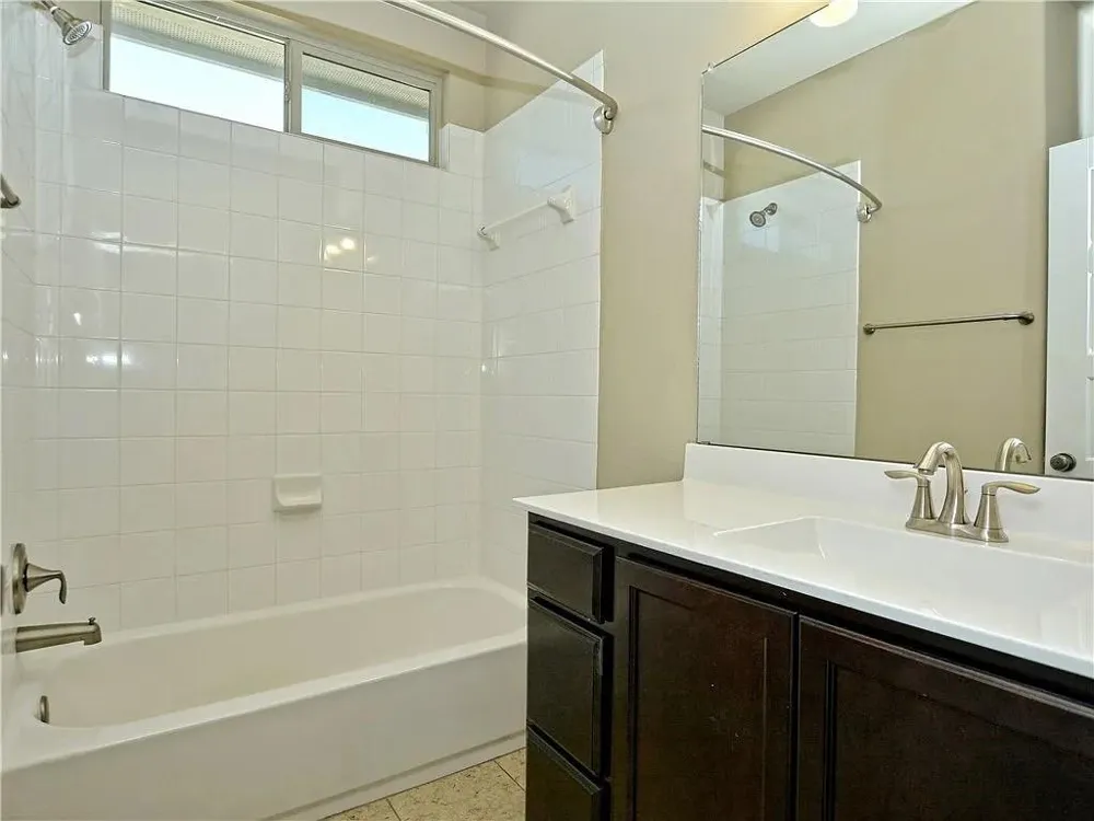 9512 Solana Vista Loop #B Austin, TX 78750