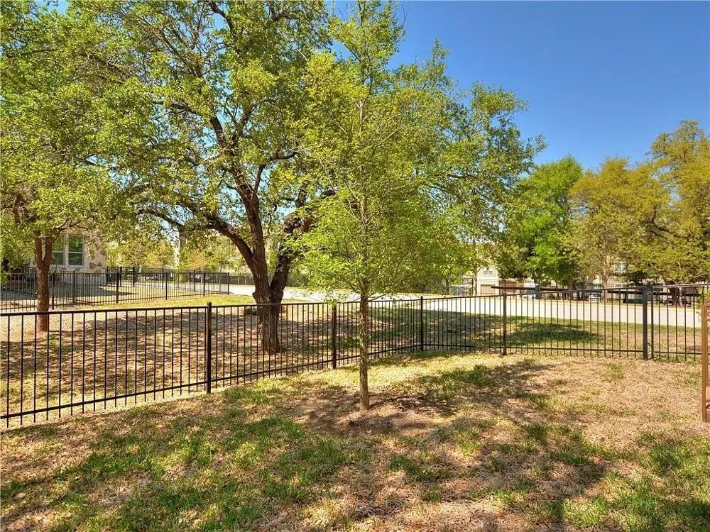 9512 Solana Vista Loop #B Austin, TX 78750