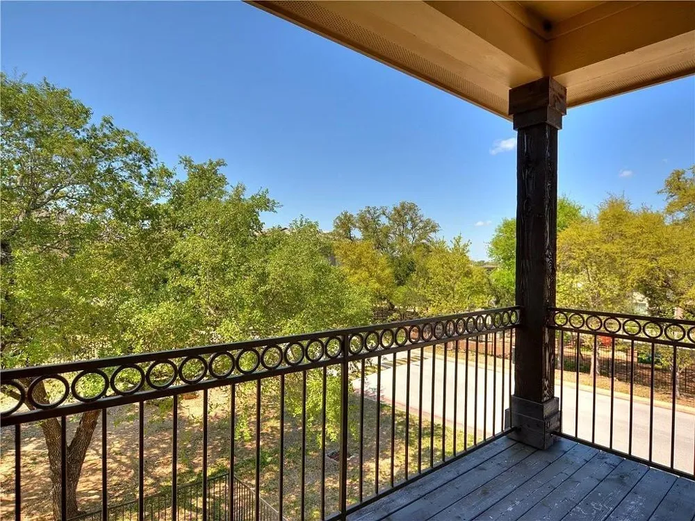 9512 Solana Vista Loop #B Austin, TX 78750